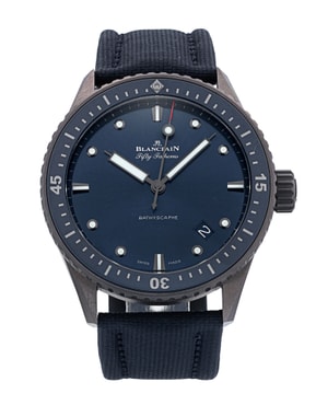 Browse our selection of automatic watches from prestigious brands such as Blancpain, Bell & Ross, Breitling and Rolex.